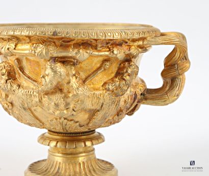 Gilt bronze bowl standing on a pedestal base...