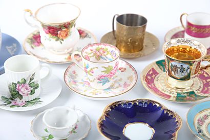 Coffee cup collection including : 
a blue...