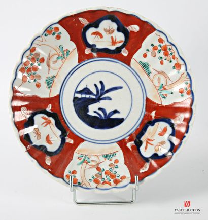 JAPAN 
Two porcelain plates with Imari polychrome...