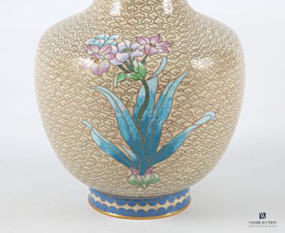 ASIA
Baluster-shaped bronze and cloisonné...