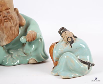 ASIA
Ceramic lot with four seated figures,...