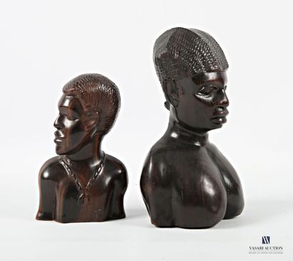 Set of two wooden busts 
Madagascar, colonial...