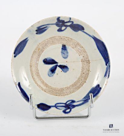 CHINA 
White/blue porcelain lot comprising...