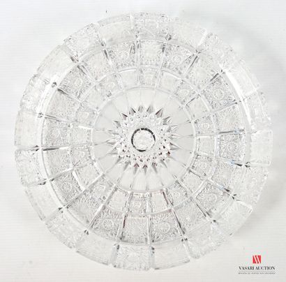 Round cut-crystal bowl, the basin centered...