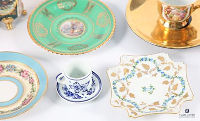 Coffee cup collection including : 
a blue...