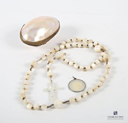 Mother-of-pearl rosary holder in navette...