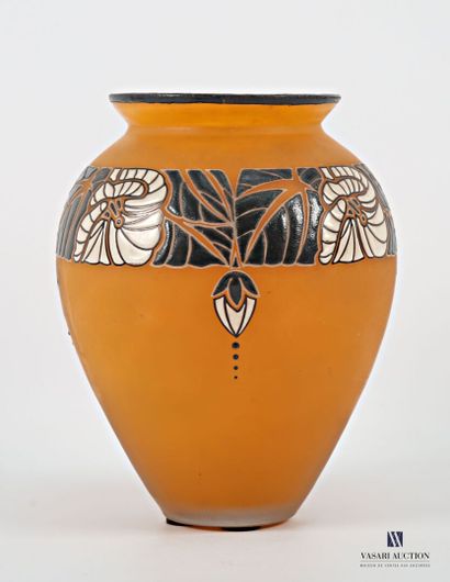 DELATTE - NANCY
Glass ovoid vase tinted orange...