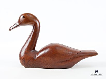 Carved wood subject featuring a duck. 
(scratches...