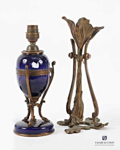 Lot comprising a gilt-bronze rocking lamp...