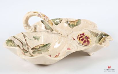 Leaf-shaped three-compartment dish in barbotine...