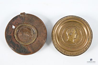 Set comprising a round brass box featuring...