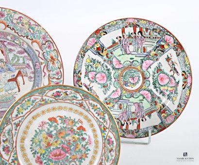 CHINA Set comprising an enameled porcelain...