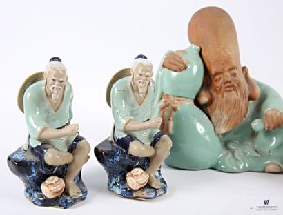 ASIA
Ceramic lot with four seated figures,...