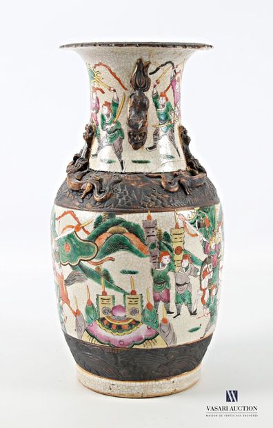 CHINA - NANKIN
Enameled earthenware baluster...