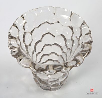 Horn-shaped vase in molded crystal, the body...