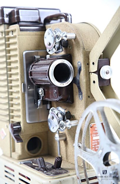 EUMIG - AUSTRIA Super-projector model P.26...
