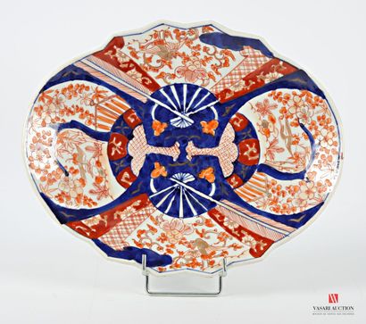 JAPAN
Porcelain oval bowl with 