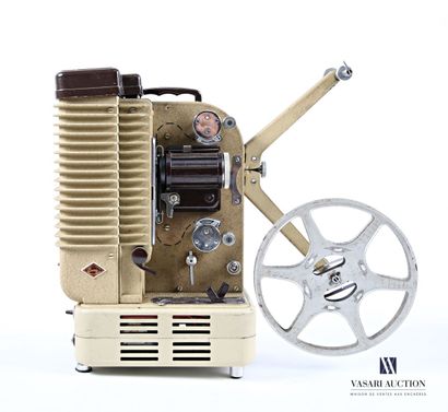 EUMIG - AUSTRIA Super-projector model P.26...