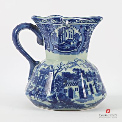 ANGLETERRE - VICTORIA WARE IRONSTON CHINA
Fine...