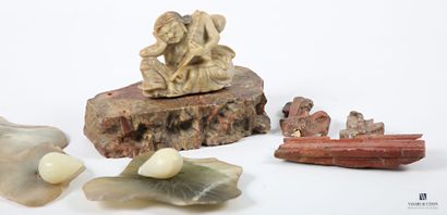 China, 20th century
Set of five beige and...