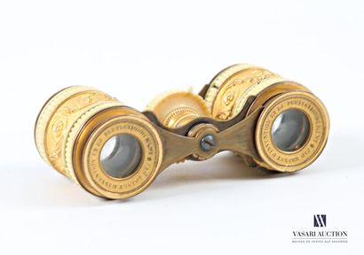 Theater binocular in ormolu with foliate...
