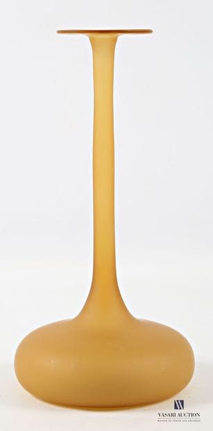 ROMACREA School of (decorator) Yellow blown...