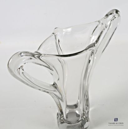 Cornet-shaped crystal vase, with two openwork...