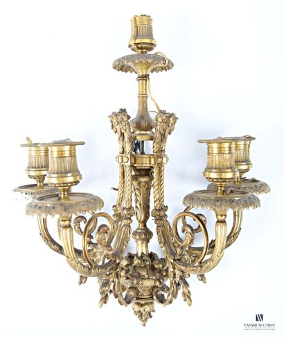 Gilded bronze wall light, the acanthus leaf...
