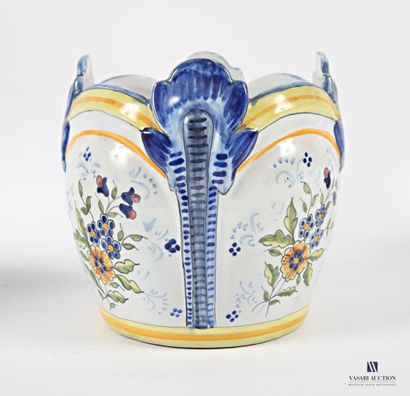 Lot comprising a polychrome-treated ceramic...