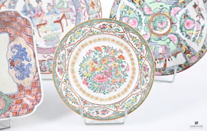 CHINA Set comprising an enameled porcelain...