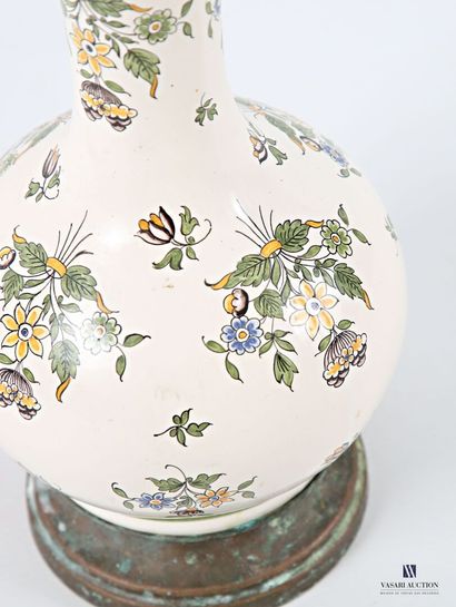 Kerosene lamp, the baluster-shaped shaft...