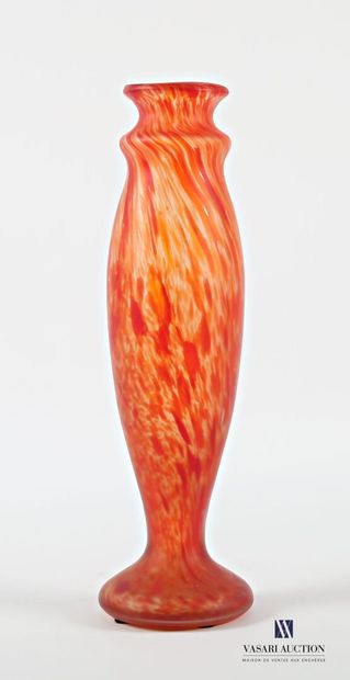 Baluster-shaped vase in red and orange variegated...