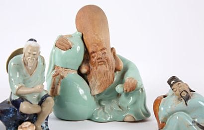 ASIA
Ceramic lot with four seated figures,...