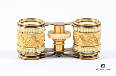 Theater binocular in ormolu with foliate...