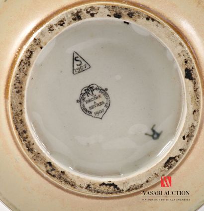 SEVRES Manufacture Nationale de 
Ogival-shaped...