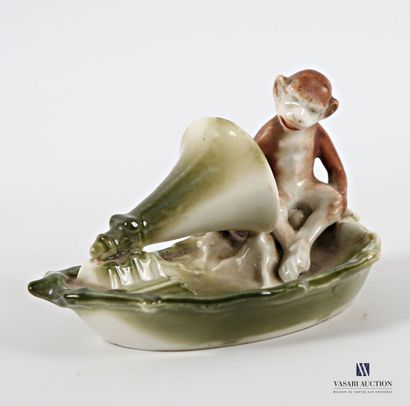 Polychrome-treated white porcelain pocket...