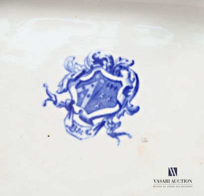 Set comprising a porcelain scroll vase decorated...