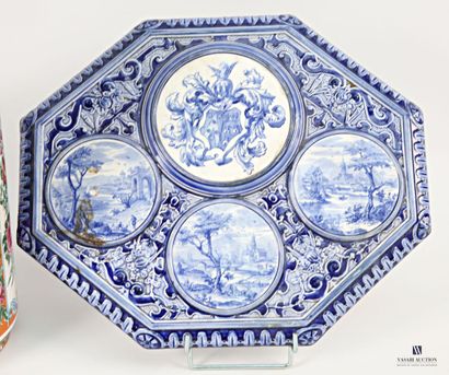 Set comprising a porcelain scroll vase decorated...