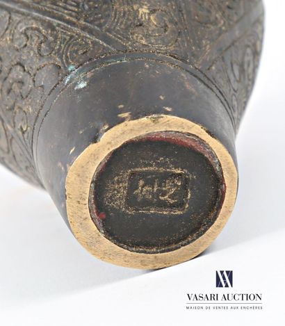 ASIA Baluster-shaped bronze vase with double...