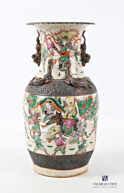 CHINA - NANKIN
Enameled earthenware baluster...