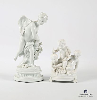 CAPODIMONTE 
Three cherubs playing - Love...