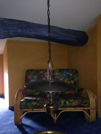 Suspension en forme de lampe à huile en laiton
On...