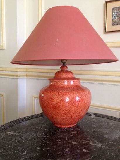 Lampe moderne de couleur orangé