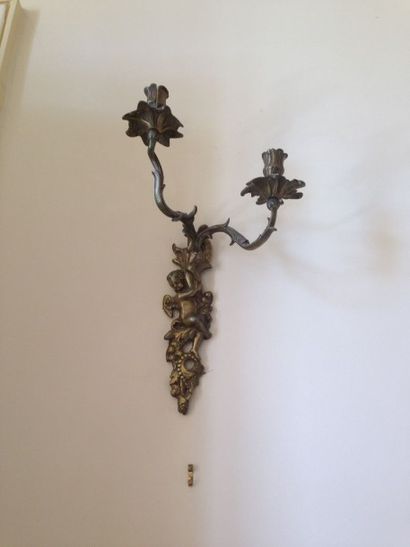 Paire d'appliques en bronze de style Louis...