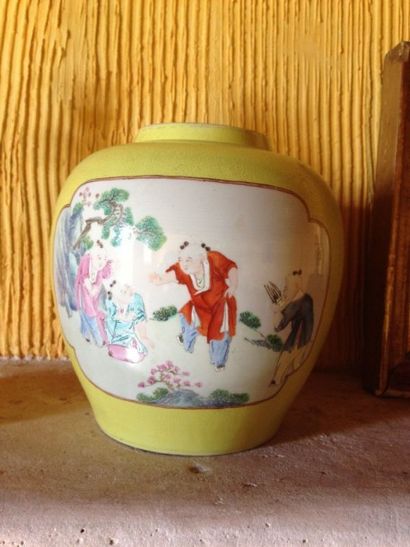 Pot à gingembre en porcelaine à décor en...