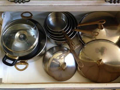 Lot d'ustensiles de cuisine dont une partie...