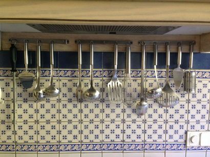 Lot d'ustensiles de cuisine dont une partie...