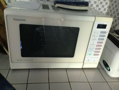 Micro-ondes PANASONIC
Cuit vapeur KENWOOD
Grille...