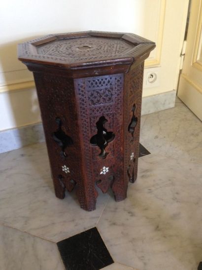 Petit guéridon octogonal marocain