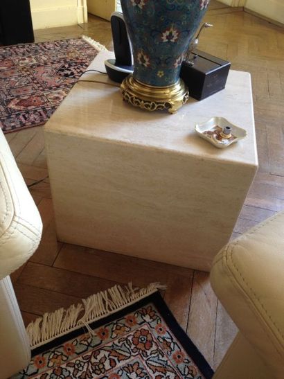 Ensemble de mobilier de salon en travertin...